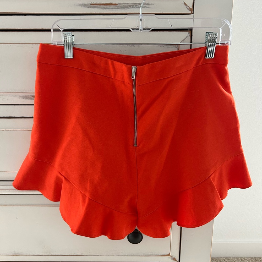EUC Women's Ruffled Orange Shorts Size L but runs like a medium - Picture 2 of 3